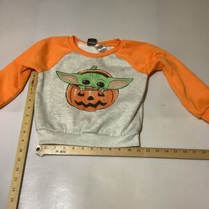 Star Wars 5T Boys Girls Sweatshirt Fleece Halloween Sweater Baby Yoda Crew Neck